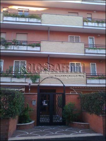 Trilocale arredato con balcone Ottavia