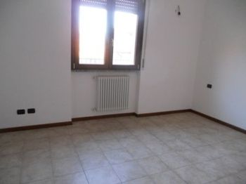 Casa con balcone Garbagnate Milanese