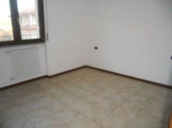 Casa con balcone Garbagnate Milanese