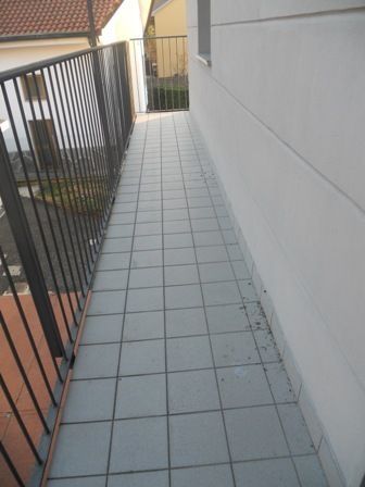 Casa con balcone Garbagnate Milanese