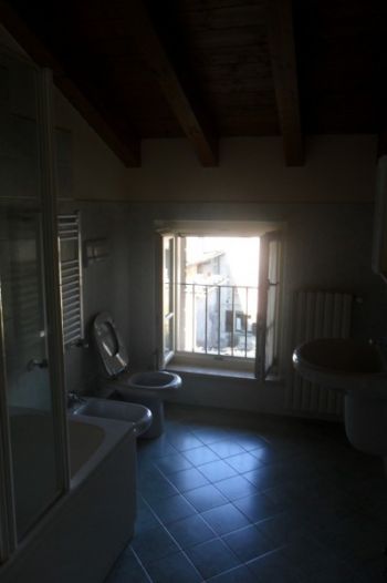 Appartamento arredato con posto auto