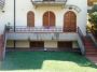 Villa a schiera con terrazzo e giardino