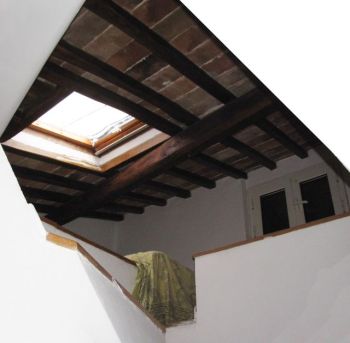 Affittasi appartamento - Soffitto con travi a vista
