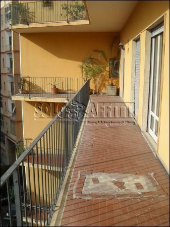 Casa con balcone Via g. leopardi