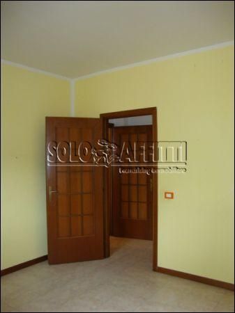 Bilocale arredato con posto auto V.le m. rapisardi