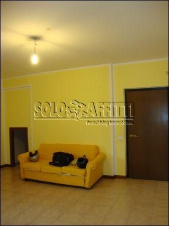 Bilocale arredato con posto auto V.le m. rapisardi