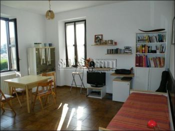 Monolocale con posto auto e balcone
