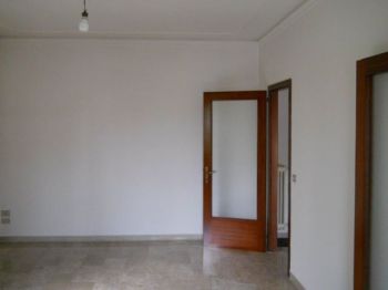 Appartamento con balcone e posto auto