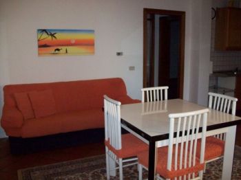 Appartamento con terrazzo e posto auto
