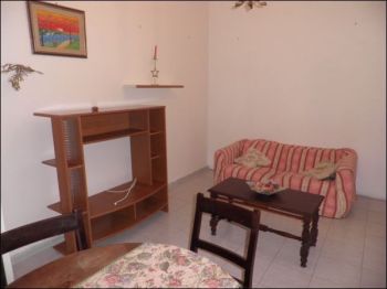 Trilocale arredato con balcone Livorno