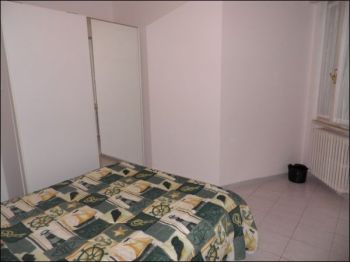 Trilocale arredato con balcone Livorno
