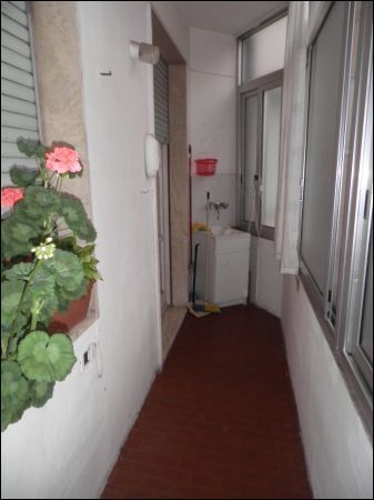 Trilocale arredato con balcone Livorno