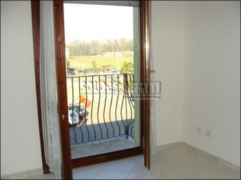 Appartamento con posto auto e balcone