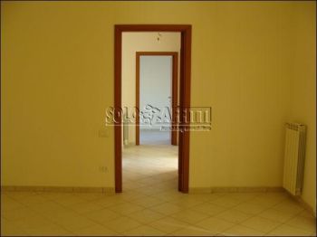 Appartamento con posto auto e balcone