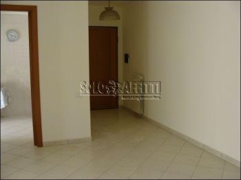 Appartamento con posto auto e balcone