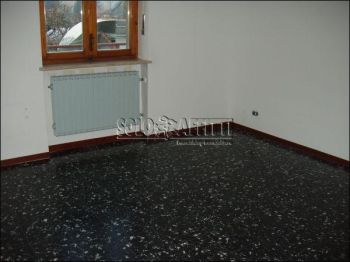 Villa nuova costruzione con balcone