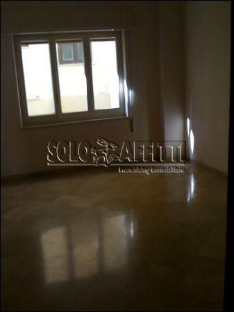 Appartamento con balcone Zona via fardella