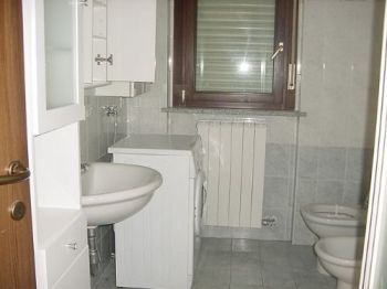 Monolocale arredato con terrazzo Legnano - Altre fotografie