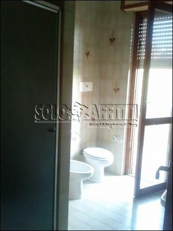 Trilocale con balcone e garage Paderno