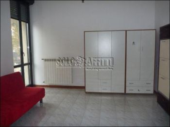 Monolocale arredato con balcone Ospedale