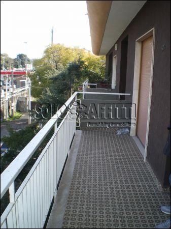 Appartamento con balcone Via galermo