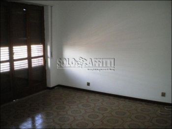 Appartamento con balcone Via galermo