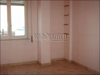 Appartamento con balcone V.le libert�