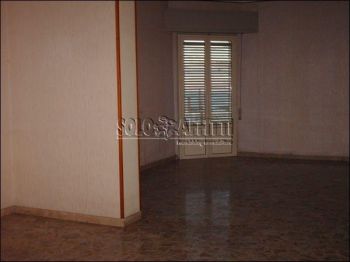 Appartamento con balcone V.le libert�