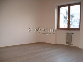 Appartamento con balcone e posto auto