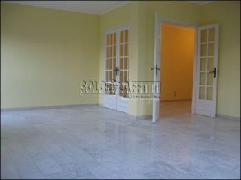 Appartamento con balcone e posto auto