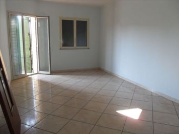 Appartamento con balcone e posto auto - Altre fotografie