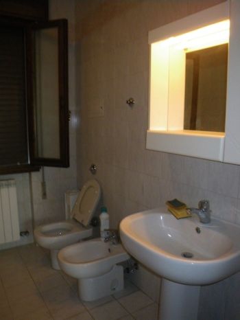 Villa arredata con posto auto Foss�