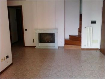 Appartamento con terrazzo e garage Solaro