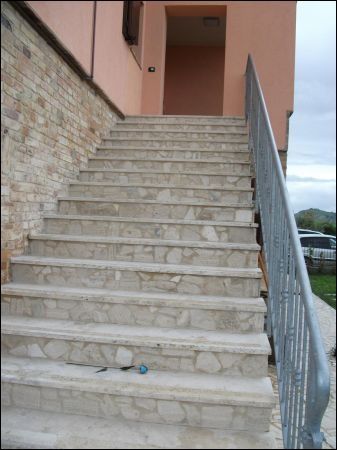 Appartamento con terrazzo e posto auto