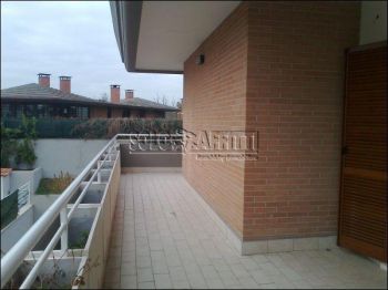 Trilocale con terrazzo Casal boccone
