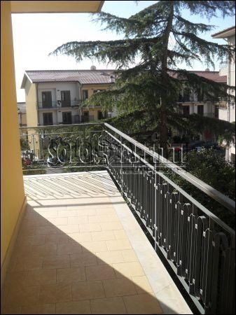 Casa con balcone Nuova luce