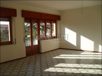 Casa con balcone Nuova luce