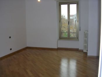 Trilocale con balcone Greco , monza , palmanova, bicocca