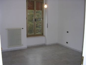 Trilocale con balcone Greco , monza , palmanova, bicocca