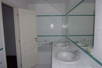 Appartamento con garage e balcone Roma
