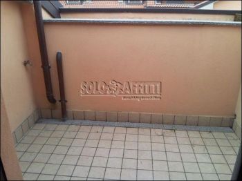 Trilocale con balcone e garage Zona corte grande