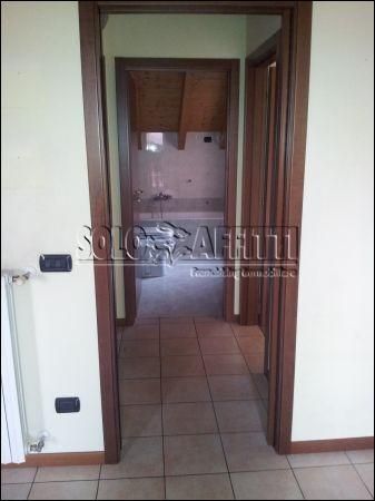 Trilocale con balcone e garage Zona corte grande