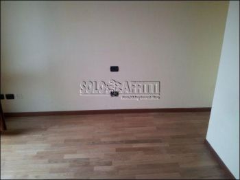 Trilocale con balcone e garage Zona corte grande