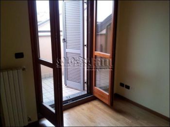 Trilocale con balcone e garage Zona corte grande