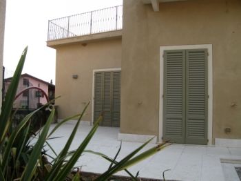 Trilocale con giardino e posto auto - Terrazza
