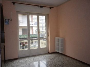 Bilocale con balcone Torino