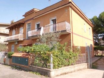 Trilocale con balcone Morena - Altre fotografie
