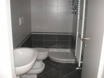 Appartamento arredato con terrazzo Centro - Altre fotografie