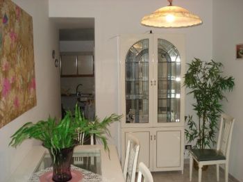 Bilocale con balcone Stabile