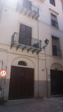 Casa arredata con balcone Cala/via roma